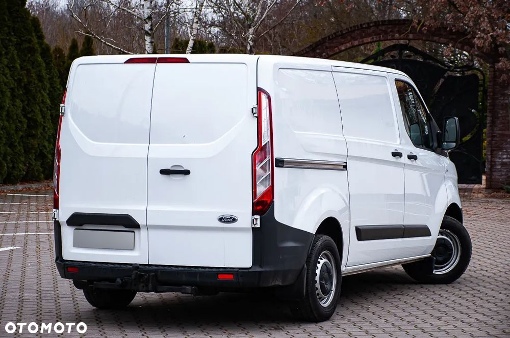 Ford TRANSIT CUSTOM - 16