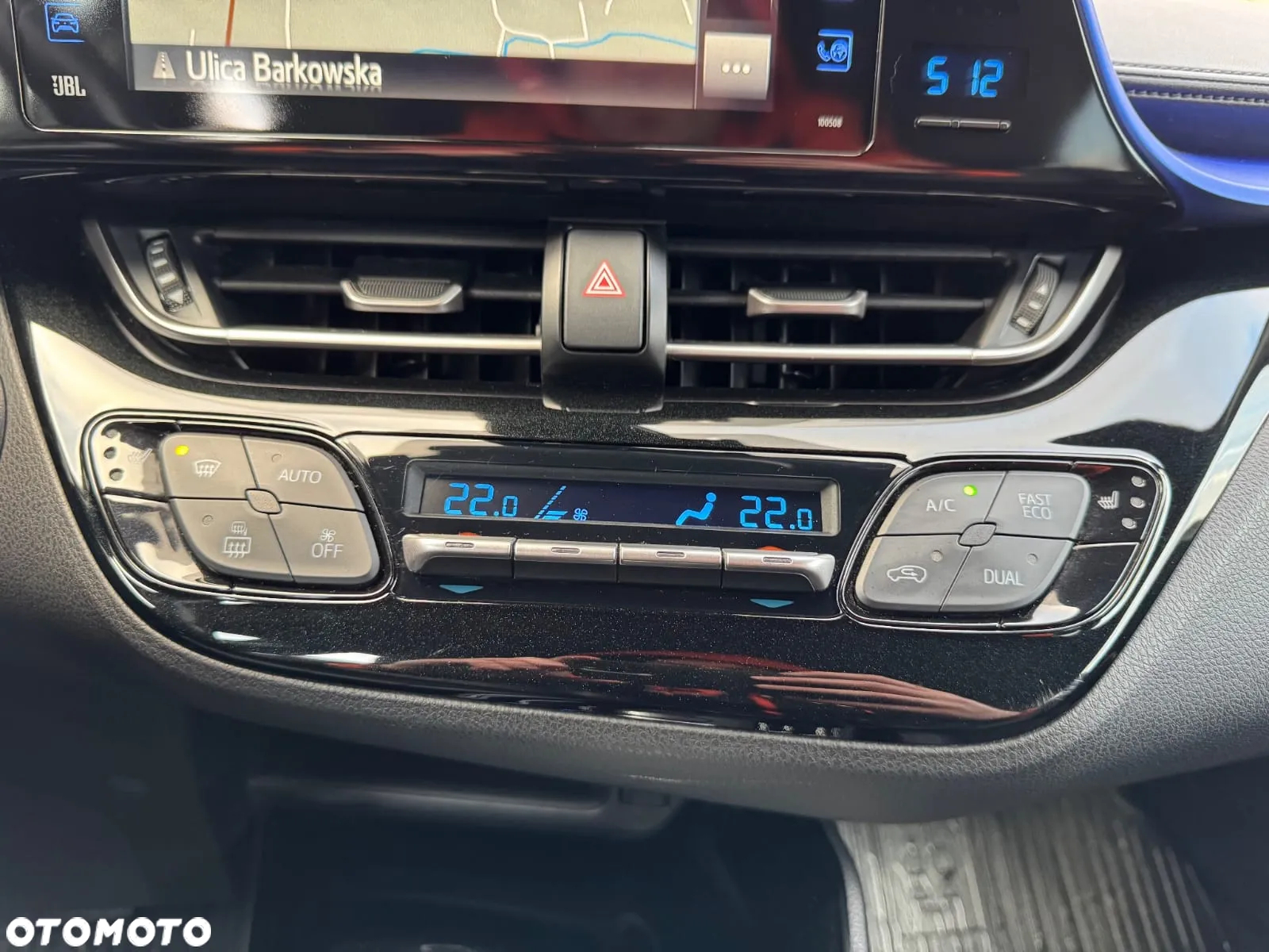 Toyota C-HR 1.8 Hybrid Neon Lime powered by JBL - 13