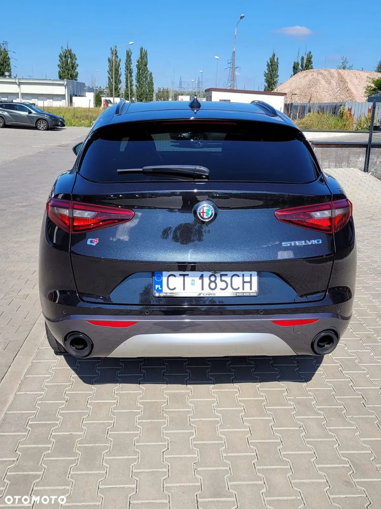 Alfa Romeo Stelvio 2.0 Turbo 16V AT8-Q4 Ti - 3