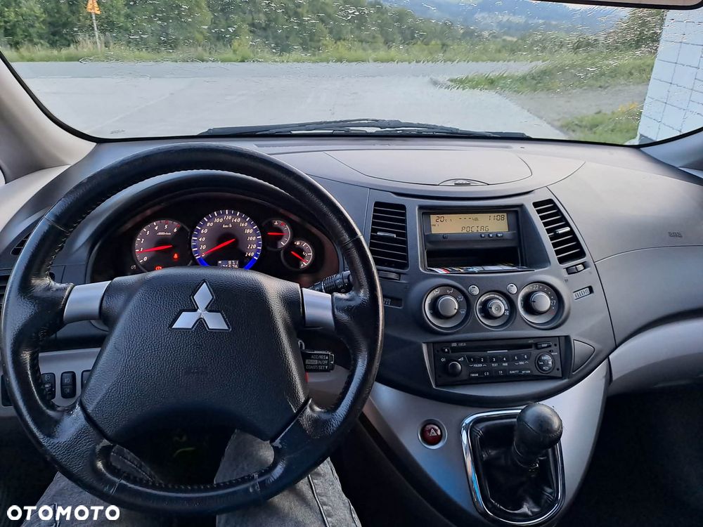 Mitsubishi Grandis 2.0 DID Intense - 9