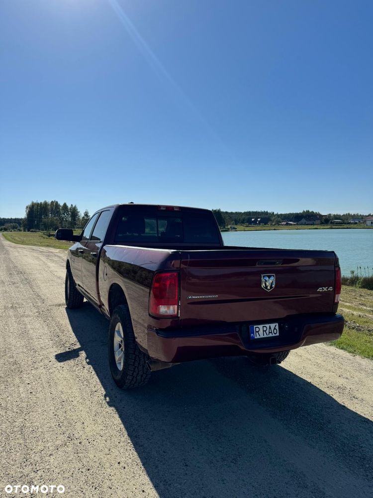 Dodge RAM 1500 5.7 4x4 - 8