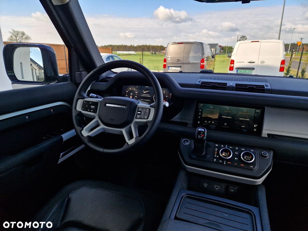 Land Rover Defender 2.0 D240 S - 9