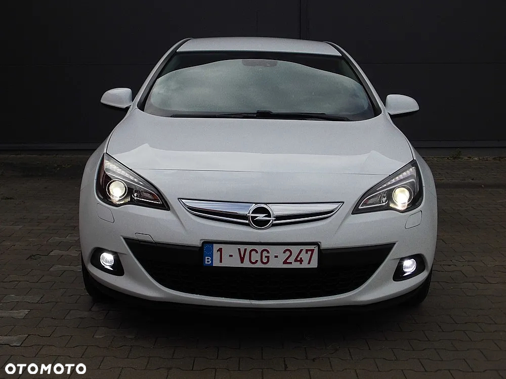 Opel Astra GTC 1.4 Turbo - 17