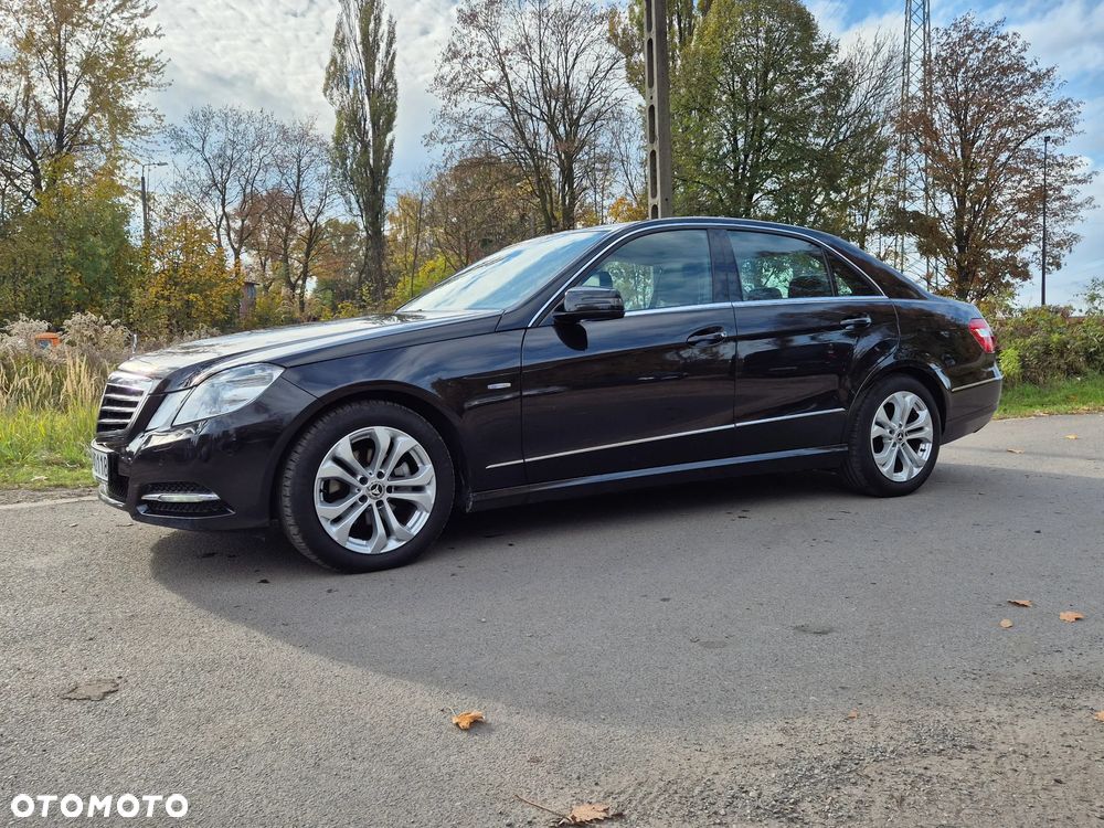 Mercedes-Benz Klasa E 200 CDI DPF BlueEFFICIENCY 7G-TRONIC Avantgarde - 2