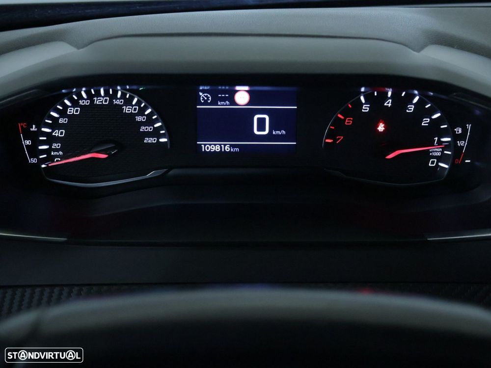 Peugeot 2008 - 8