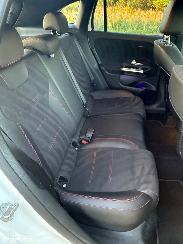 Mercedes-Benz GLA 200 AMG Line - 16