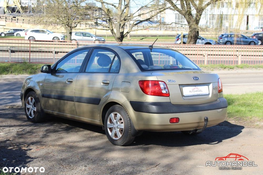 Kia Rio - 6