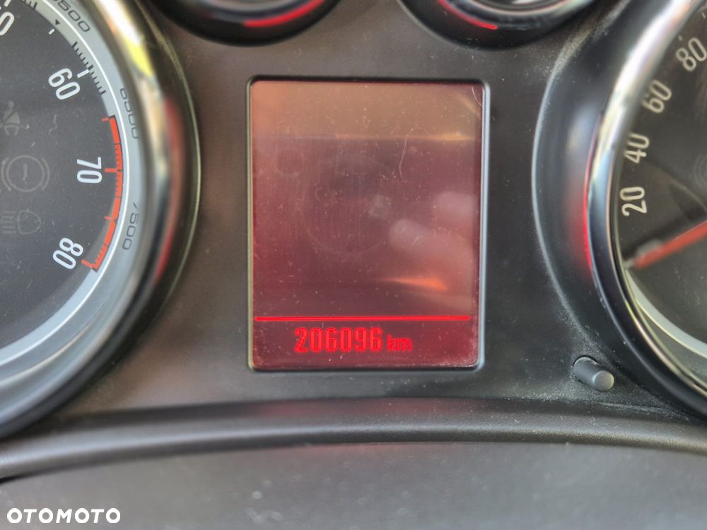 Opel Astra 1.6 T Cosmo - 9