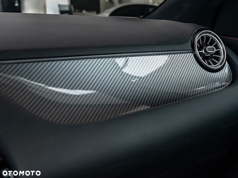 Mercedes-Benz GLA 200 AMG Line - 12