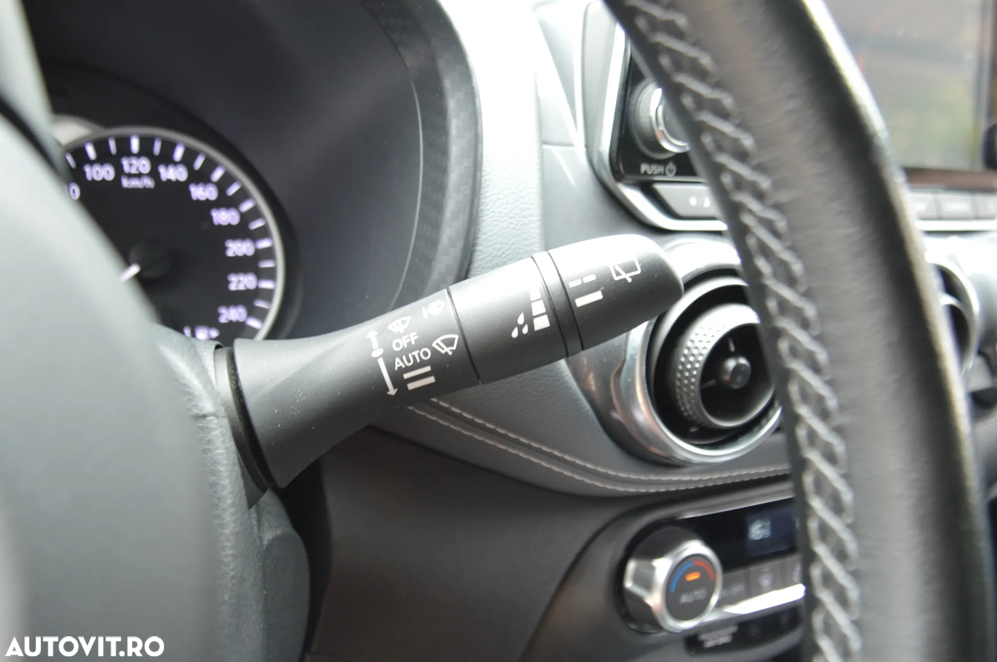 Nissan Juke DIG-T DCT N-Connecta - 32