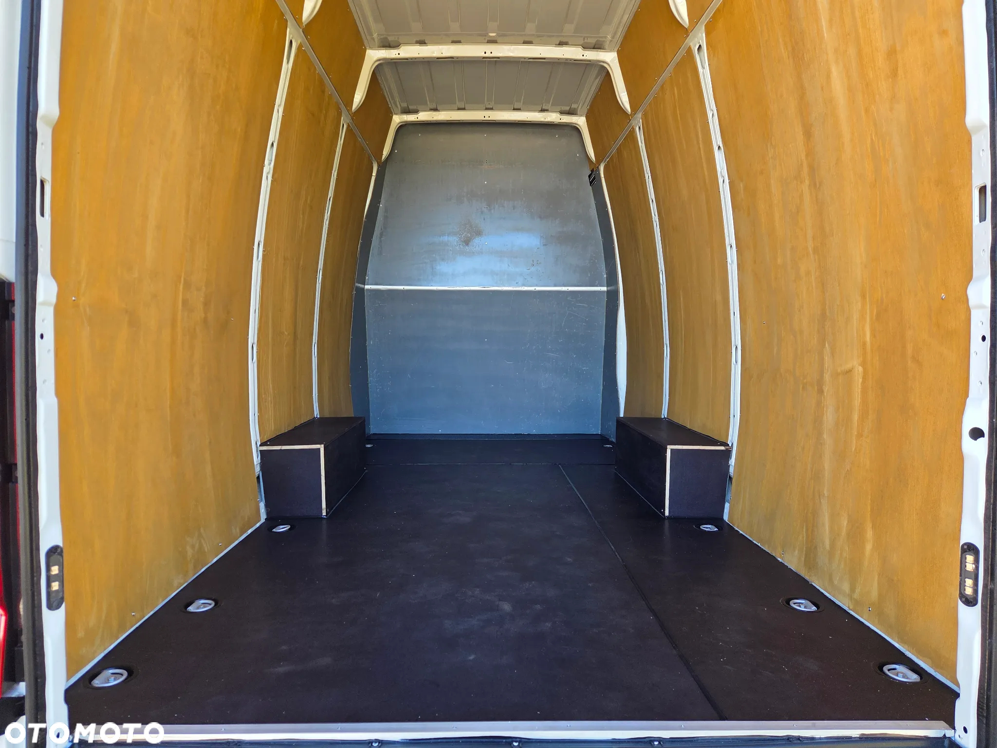 Iveco Daily - 16
