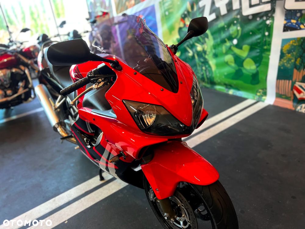 Honda CBR - 11