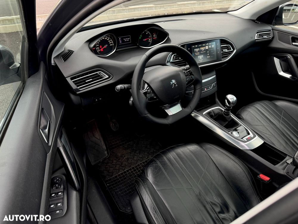 Peugeot 308 - 5