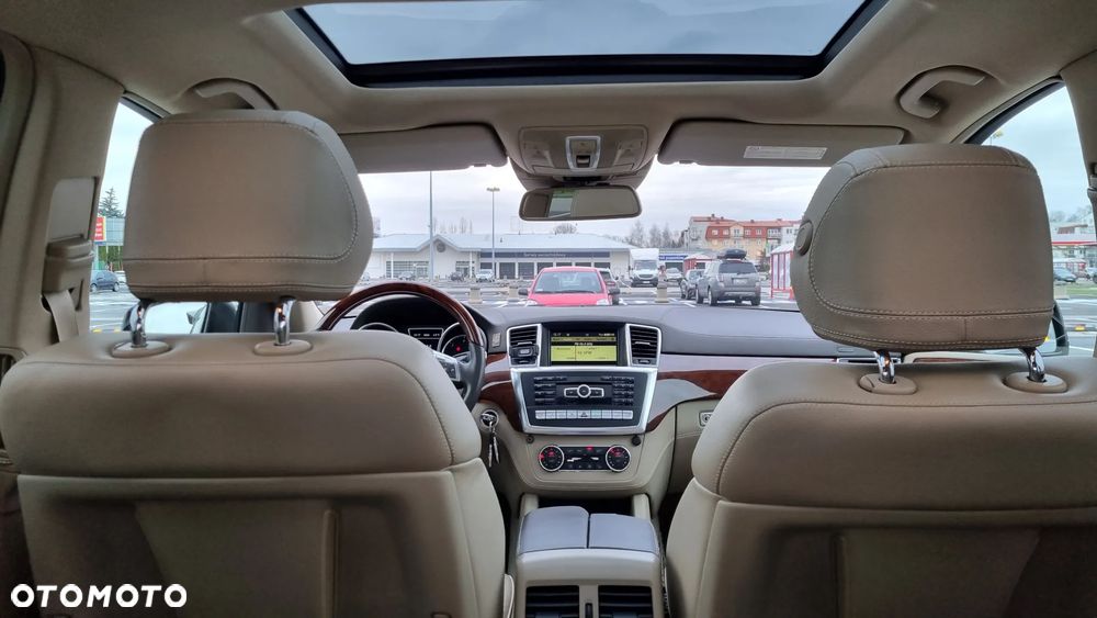 Mercedes-Benz ML - 12