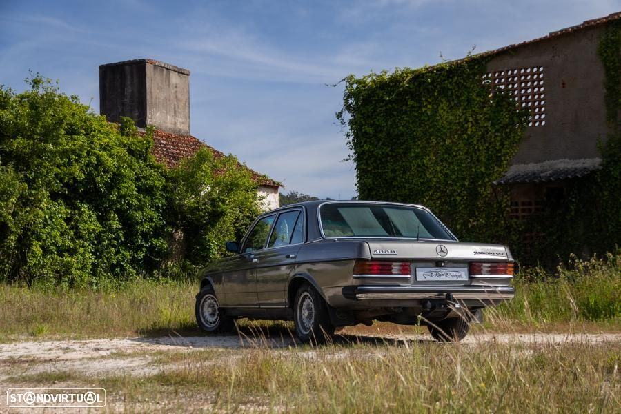 Mercedes-Benz 300 - 23