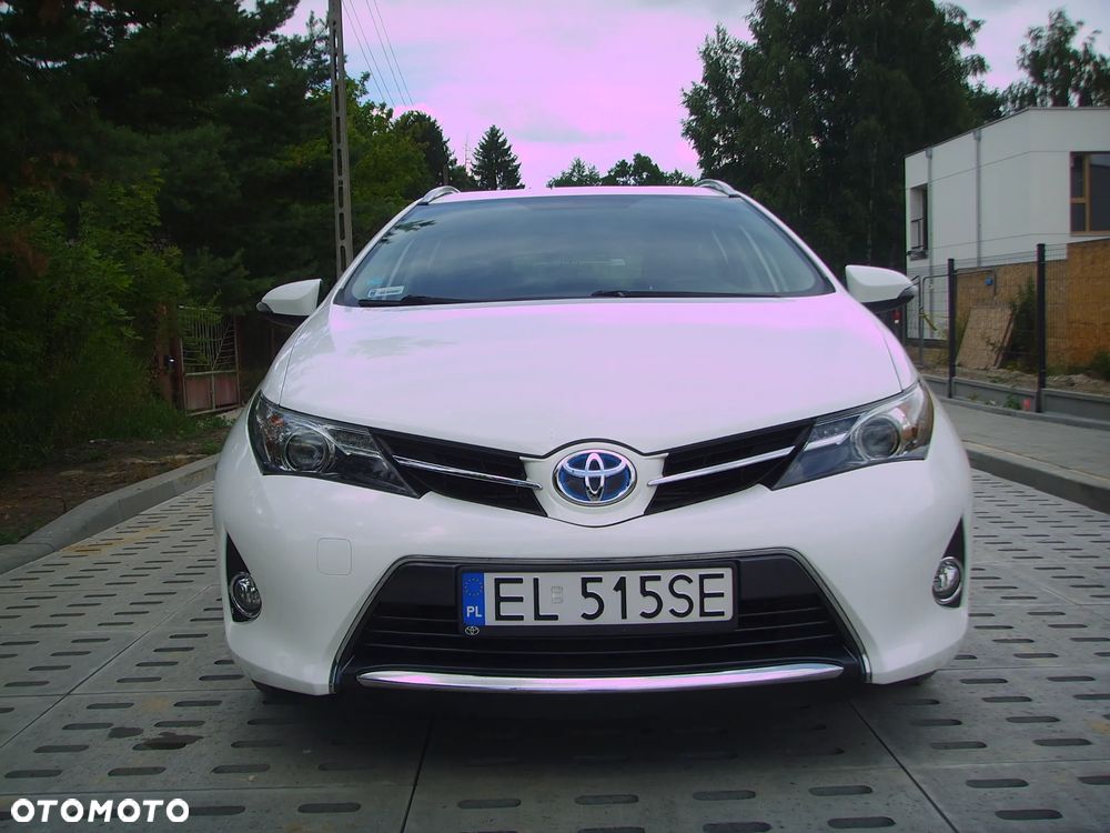 Toyota Auris ver-1-8-hsd-luna - 1