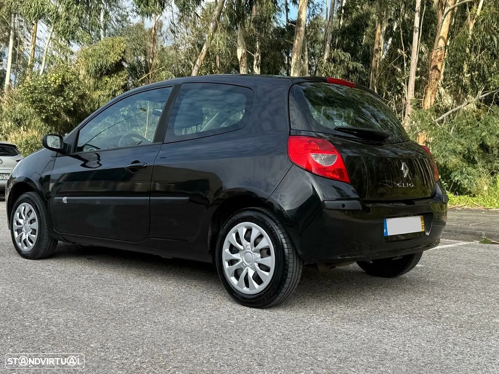 Renault Clio 1.2 16V Confort - 4