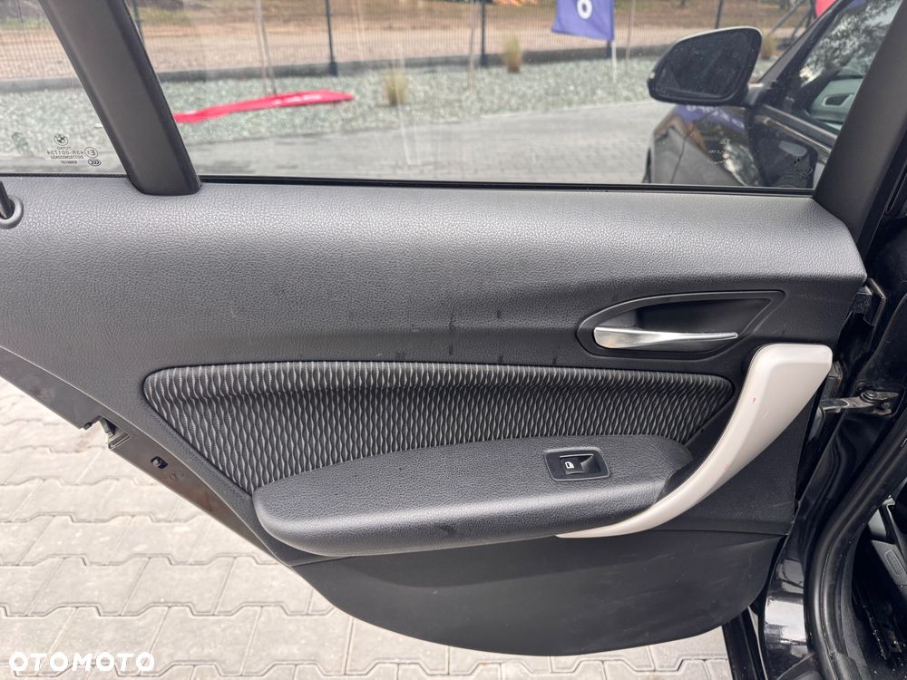 BMW Seria 1 114i Sport Line - 20