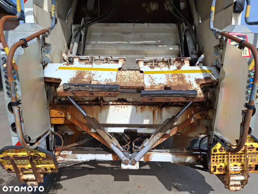 MAN TGS 28.360 Śmieciarka FAUN Environnement Odpady Segregacja 3 Osie Tylna Oś Skrętna Na Poduszkach 2010r - 15