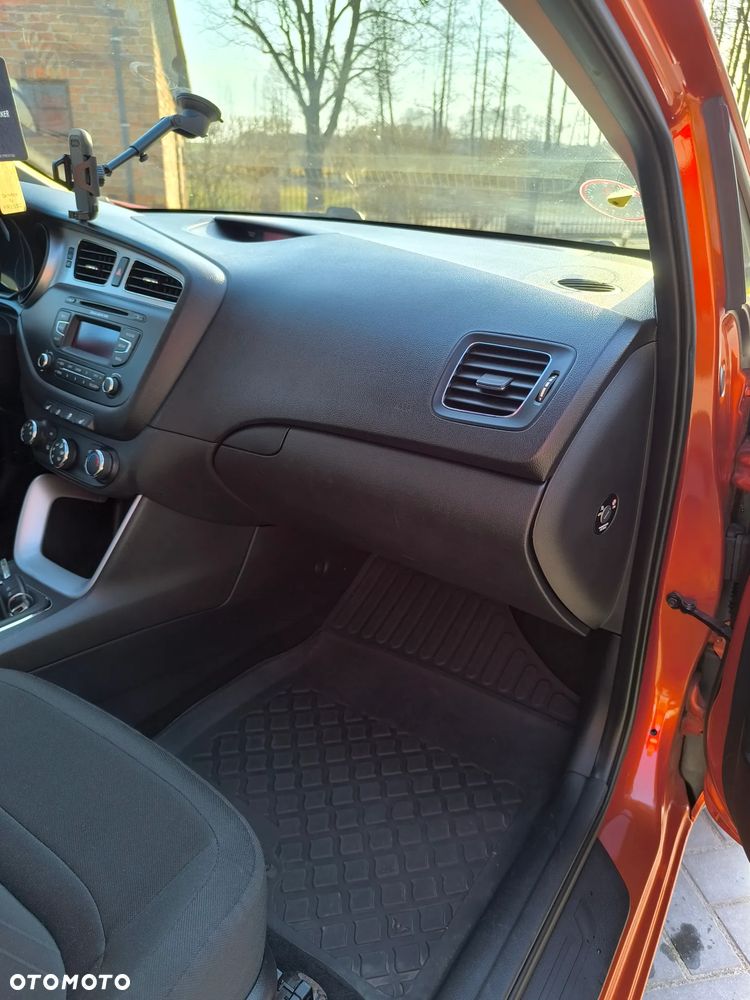 Kia Ceed - 13