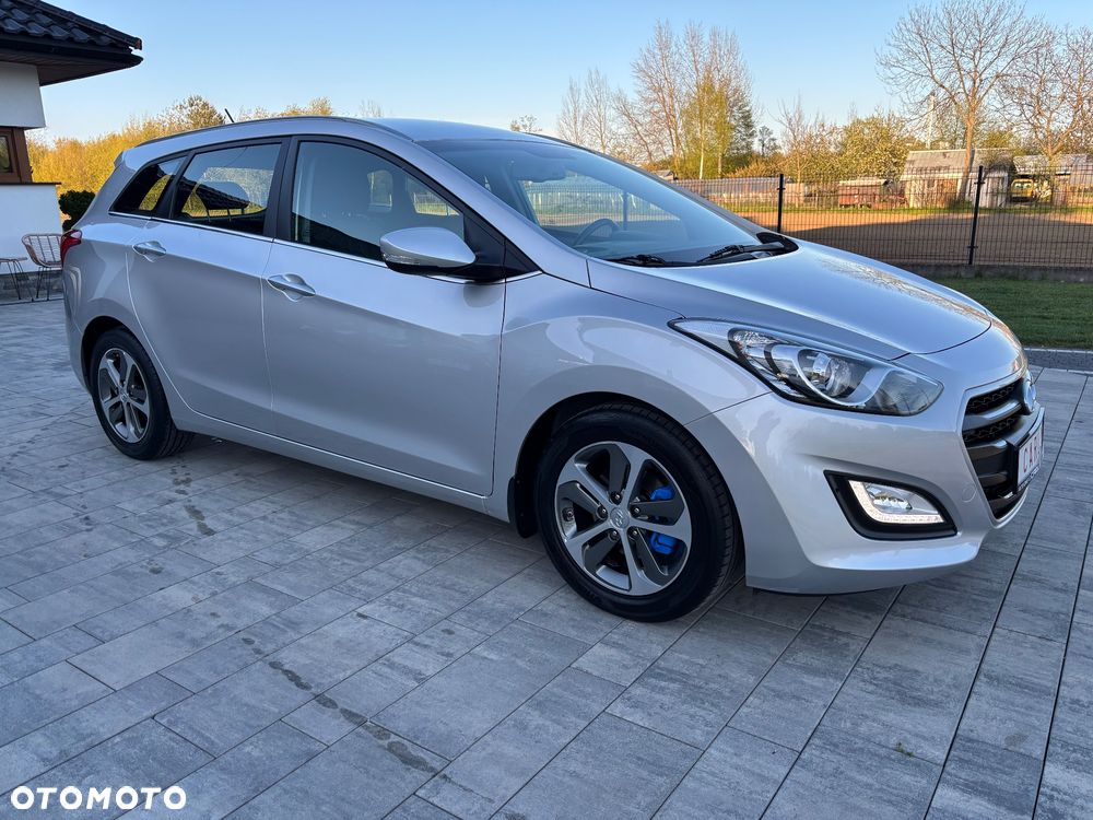 Hyundai i30 blue Kombi 1.6 GDi YES Silver - 12