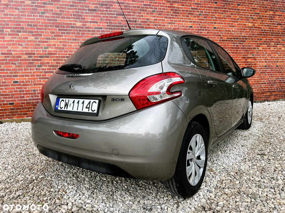 Peugeot 208 - 4