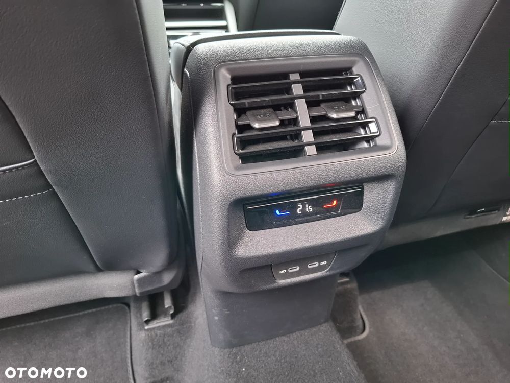 Volkswagen Tiguan 1.5 eTSI Elegance DSG - 34