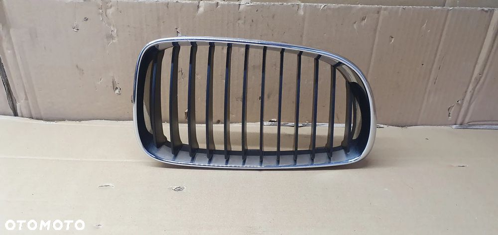 Nerka grill atrapa prawa ORYGINAŁ BMW I E81 E87 - 5