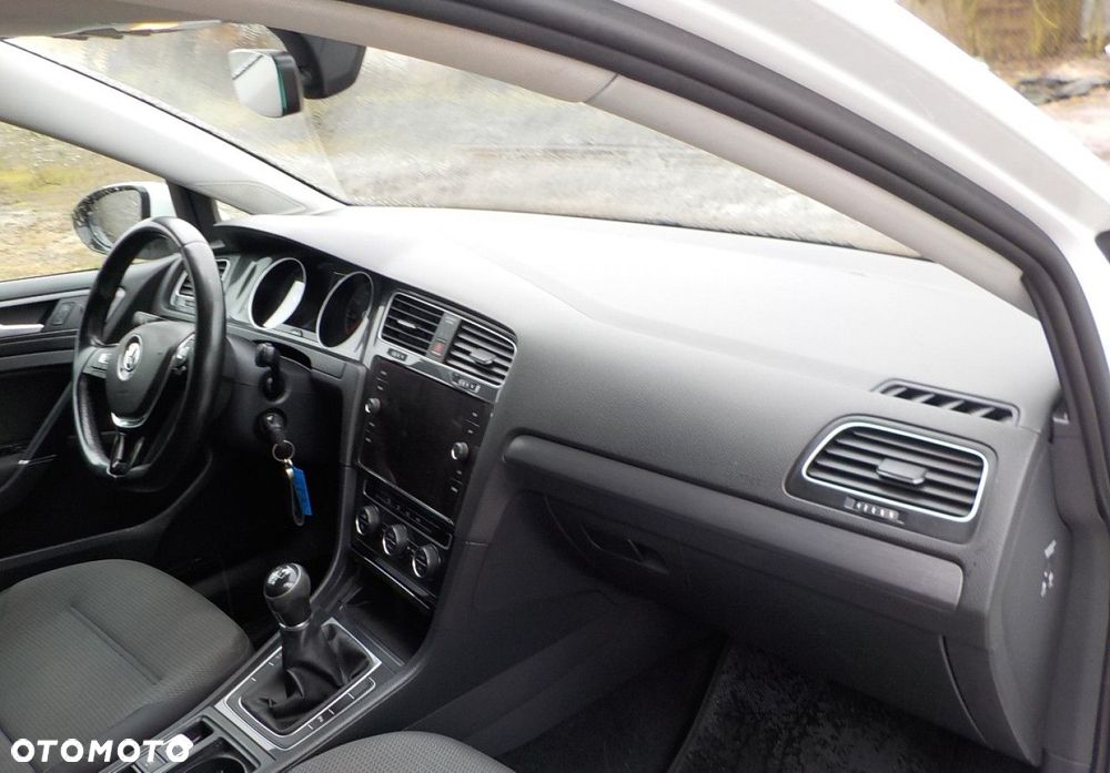 Volkswagen Golf - 15