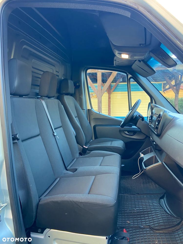Mercedes-Benz Sprinter - 12