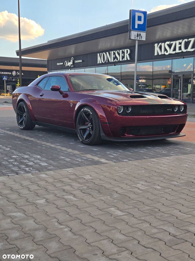 Dodge Challenger - 1