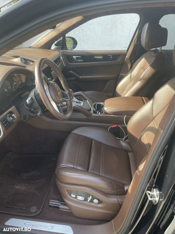 Porsche Cayenne S - 6