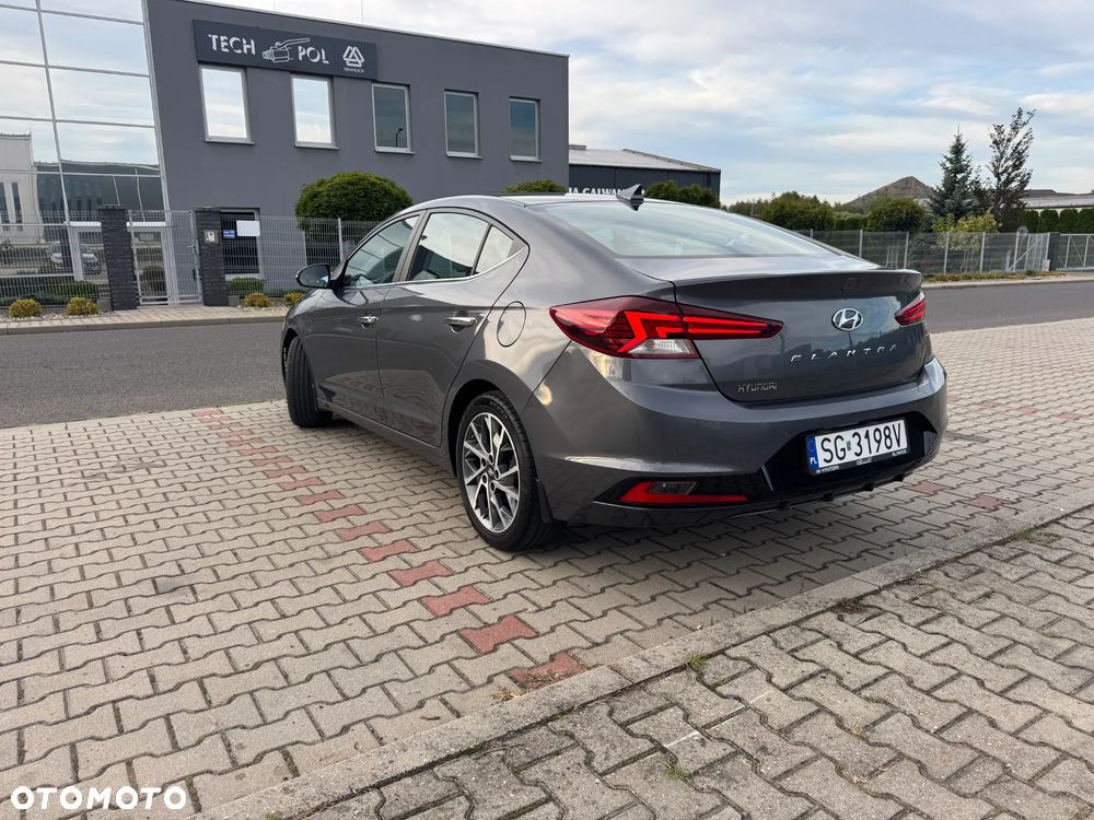 Hyundai Elantra - 7