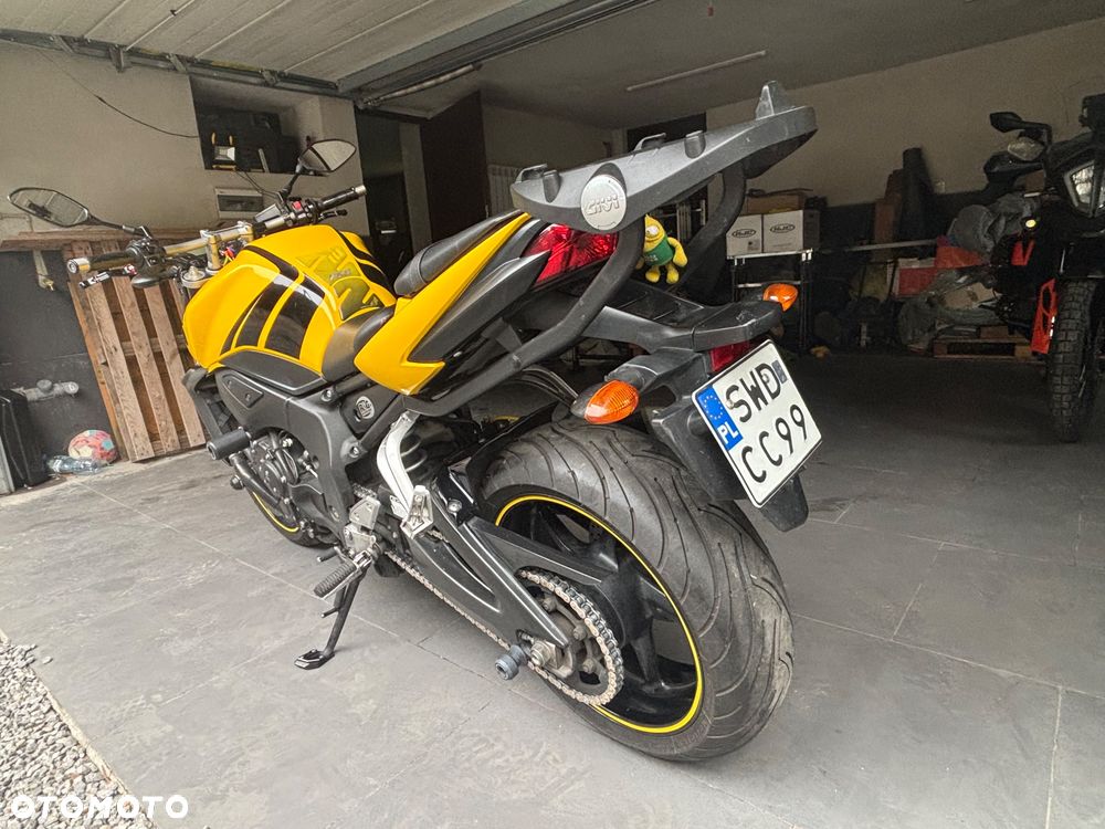 Yamaha FZ - 2