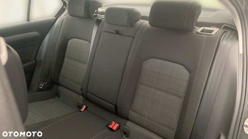 Volkswagen Passat 2.0 TDI EVO Business DSG - 12