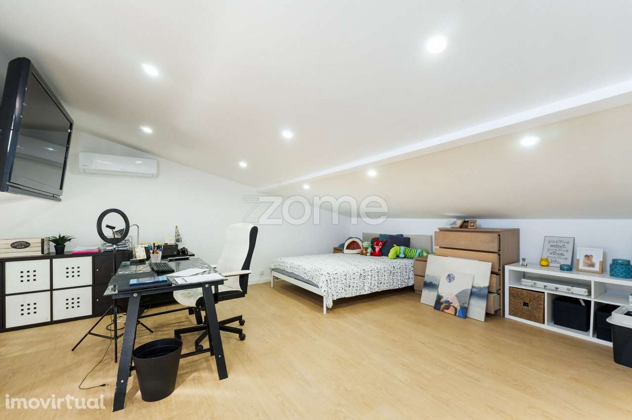 Moradia e Terreno Urbanizável em Coimbra - Grande imagem: 2/26