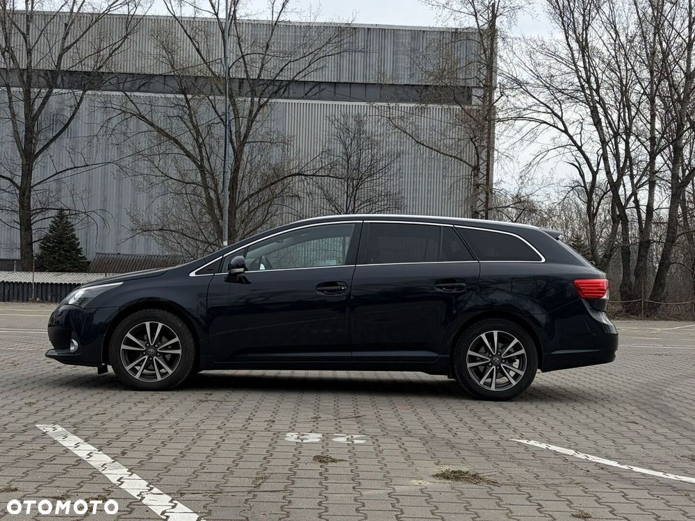 Toyota Avensis 2.0 D-4D Premium - 14