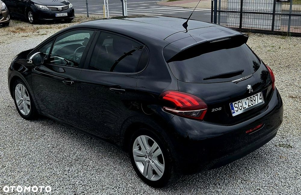 Peugeot 208 - 4