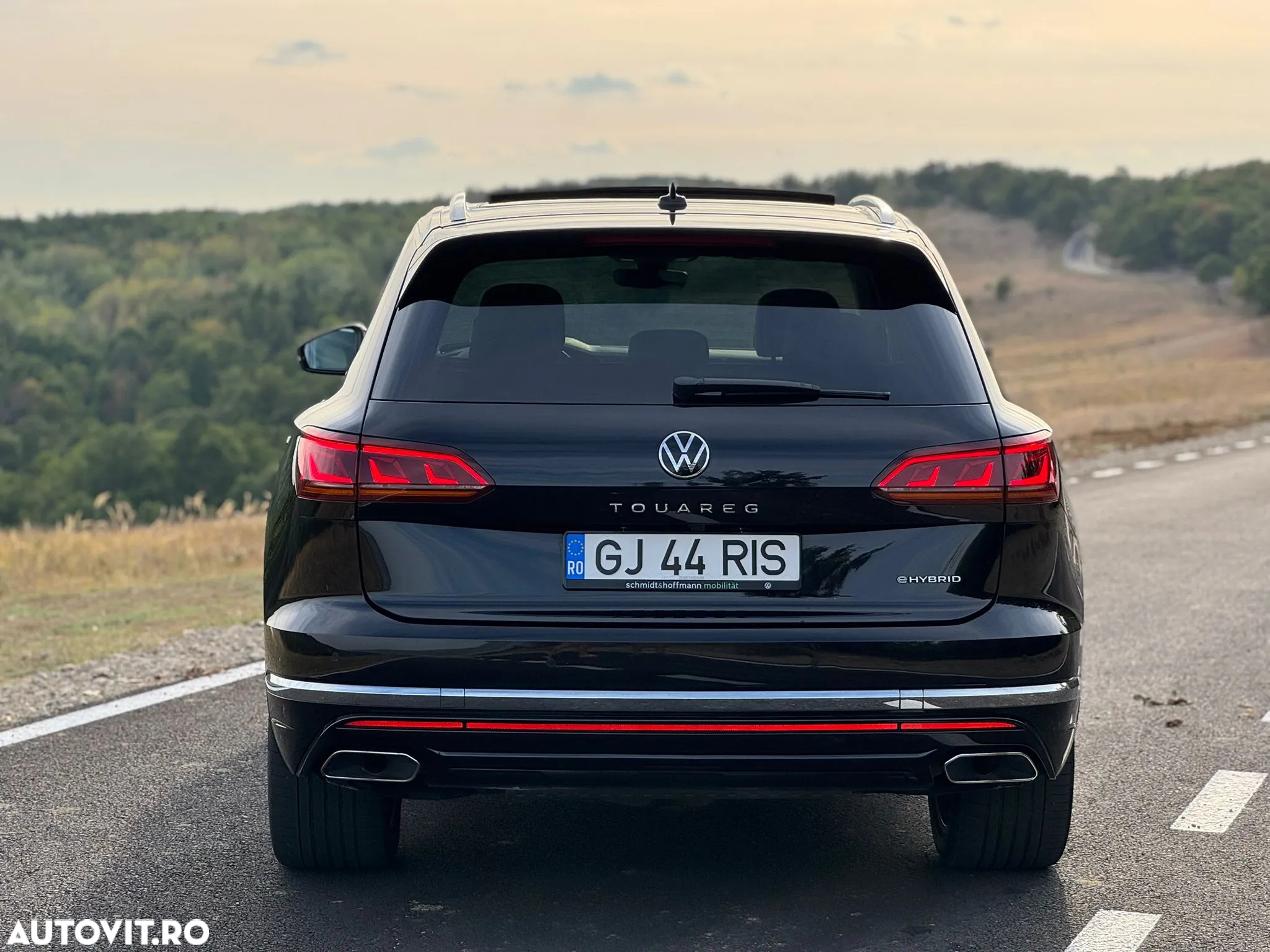 Volkswagen Touareg 3.0 V6 e-Hybrid 4Motion Aut. Elegance - 4