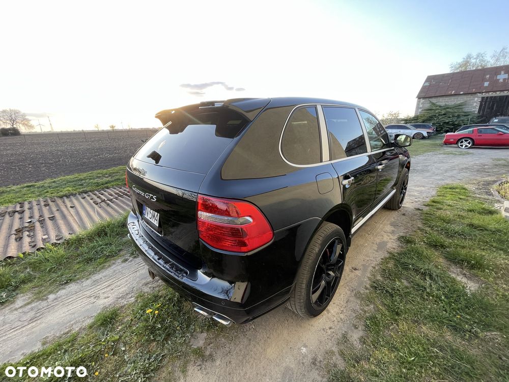 Porsche Cayenne - 4