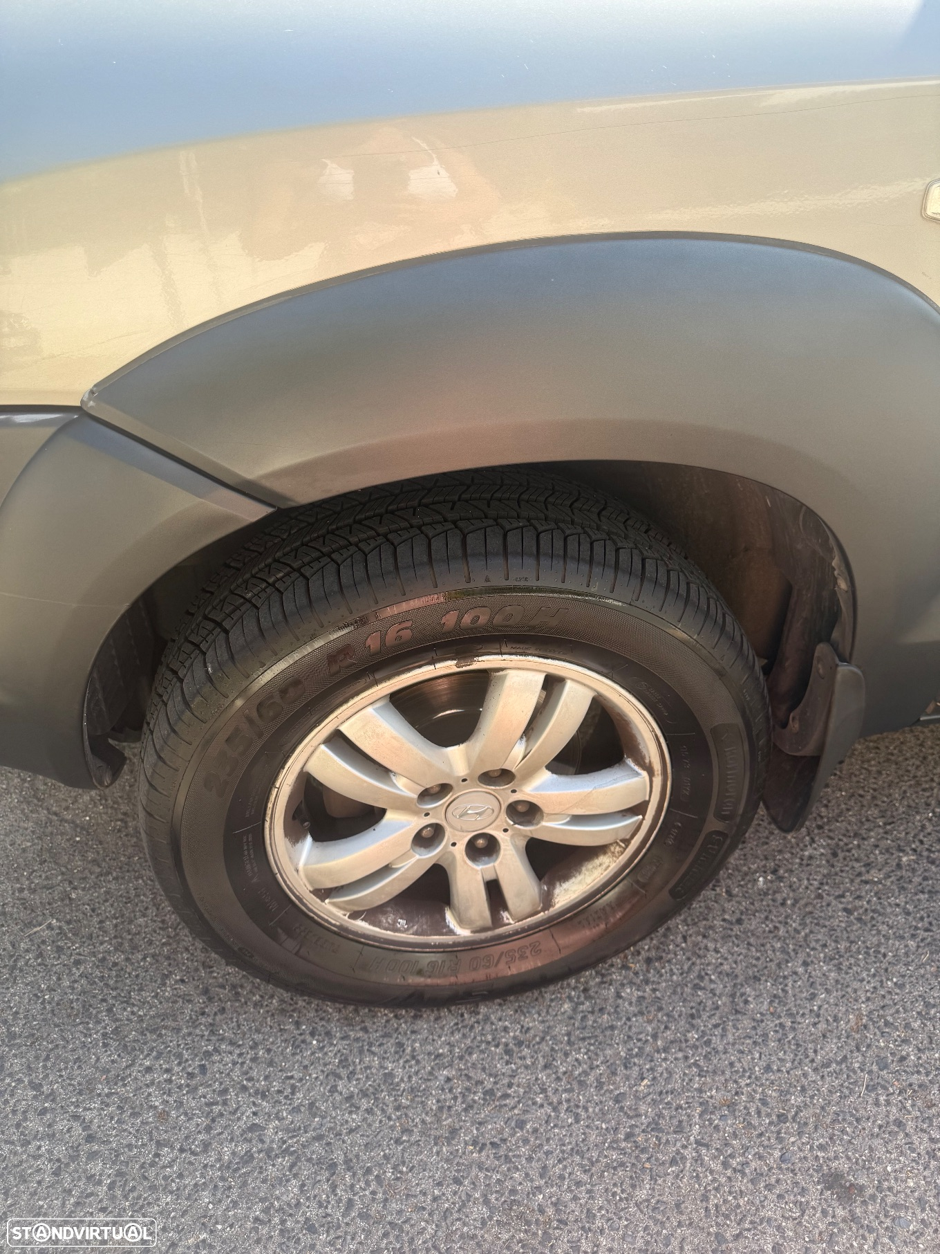 Hyundai Tucson 2.0 CRDi Confort 4WD - 8