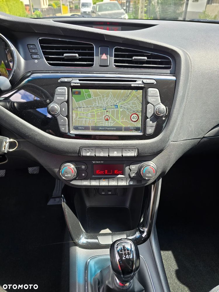 Kia Ceed 1.6 GDI Dream Team Edition - 15