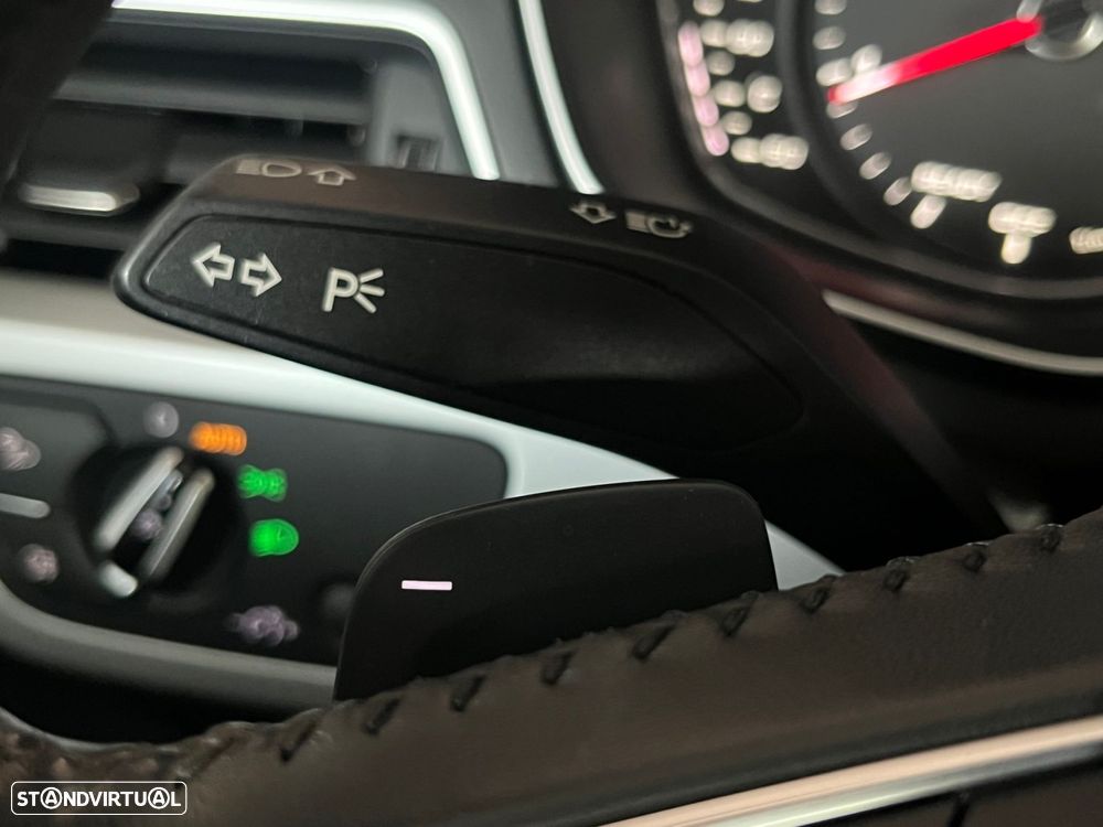 Audi A4 2.0 TDI S-line S tronic - 24