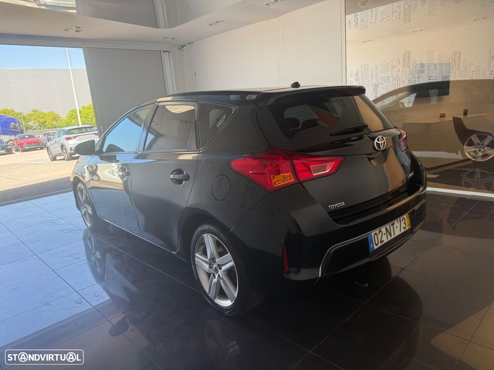Toyota Auris 1.4 D-4D Comfort+Pack Sport - 3