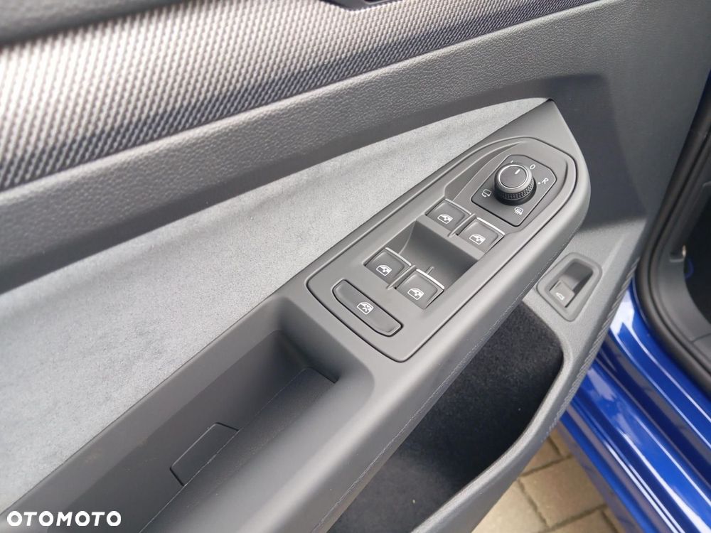 Volkswagen Golf - 23