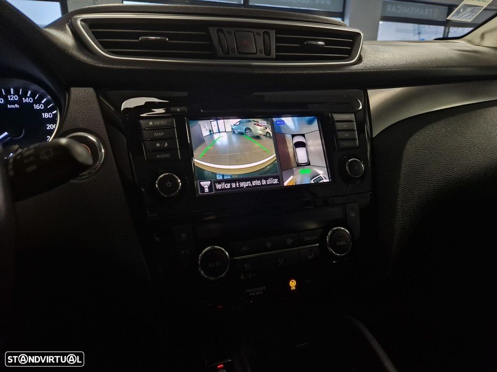 Nissan Qashqai 1.3 DIG-T N-Connecta J18 - 21