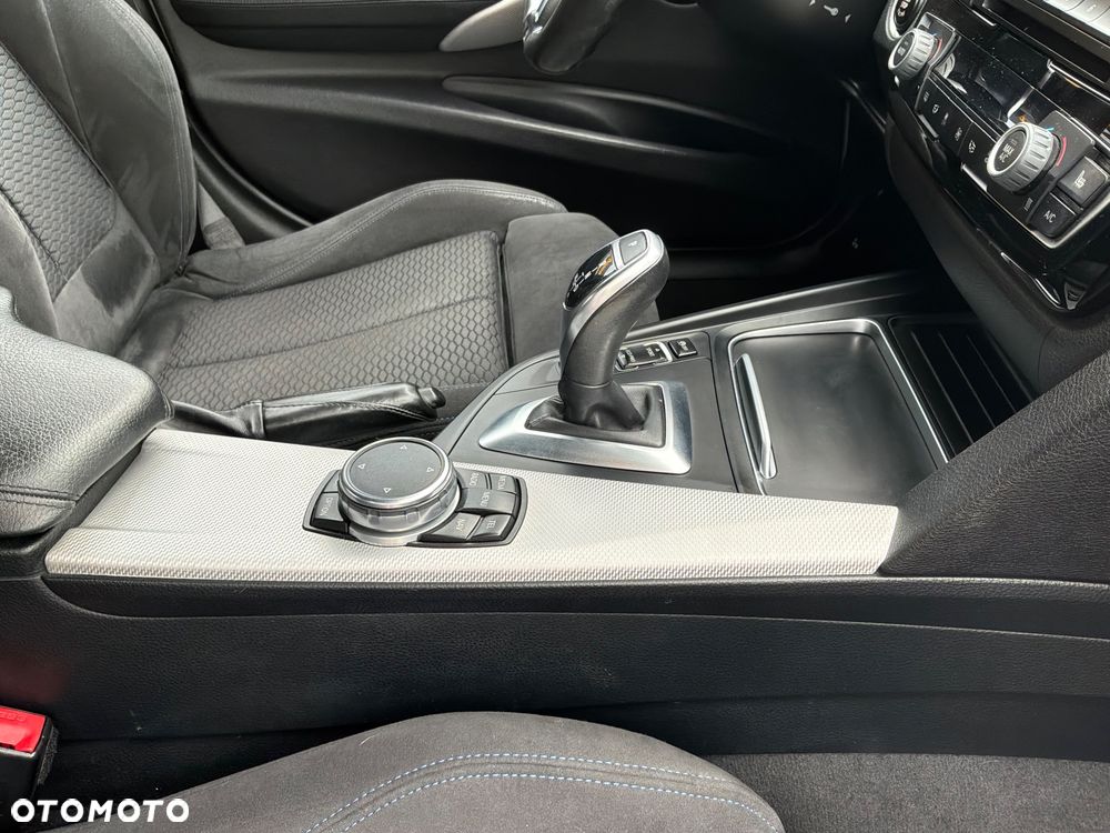 BMW Seria 3 320i M Sport - 32