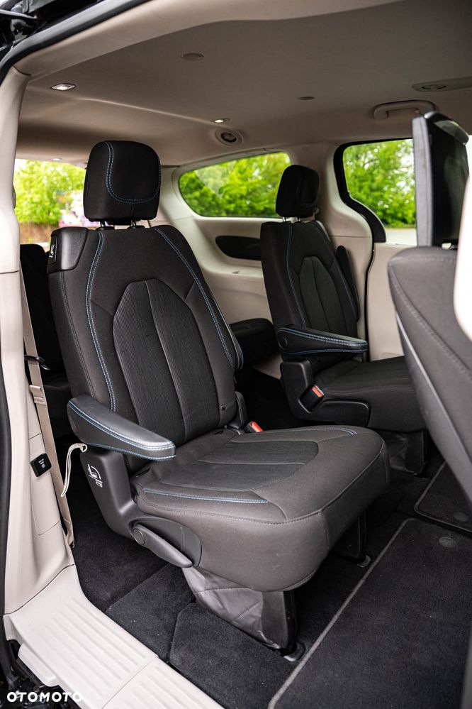 Chrysler Pacifica - 27