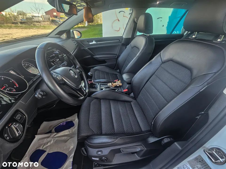 Volkswagen Golf 2.0 TDI Sound - 26