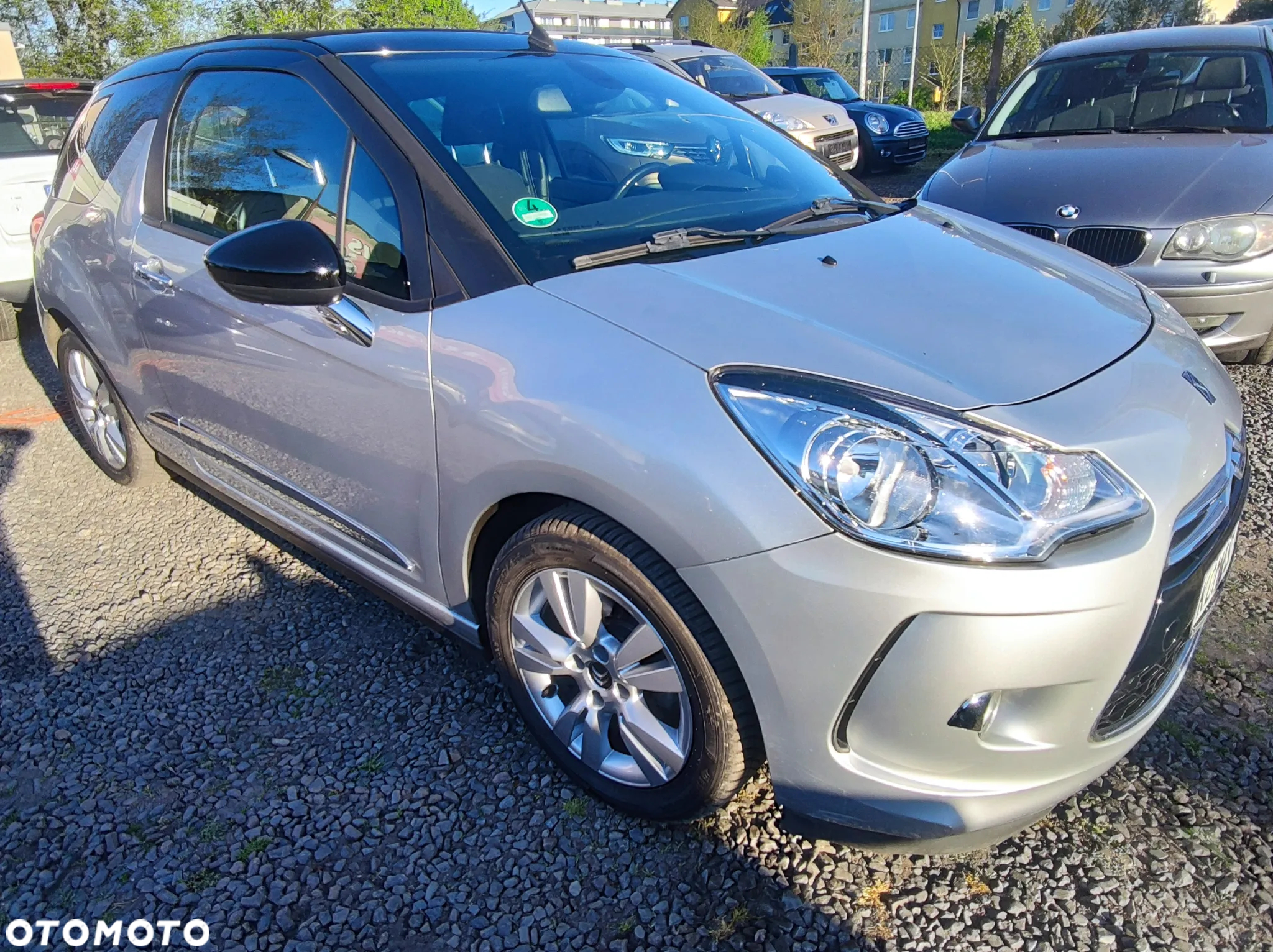 Citroën DS3 Cabrio Pure Tech 82 SoChic - 2